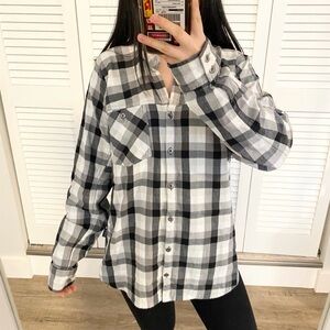 Patagonia 100% organic cotton plaid button down shirt black & white size 10